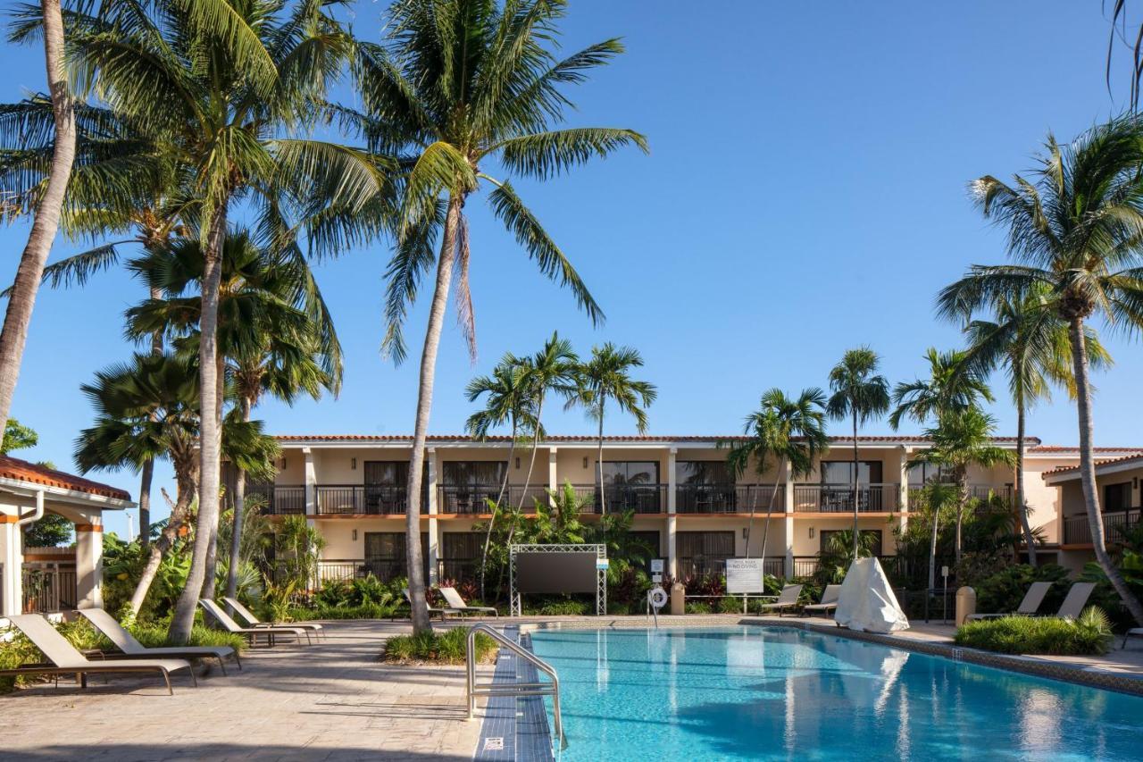 Courtyard By Marriott Key West Waterfront Hotel Exterior photo