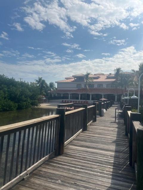 Courtyard By Marriott Key West Waterfront Hotel Exterior photo