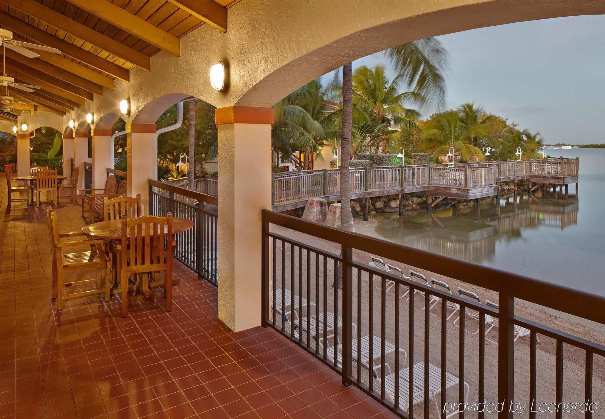 Courtyard By Marriott Key West Waterfront Hotel Exterior photo